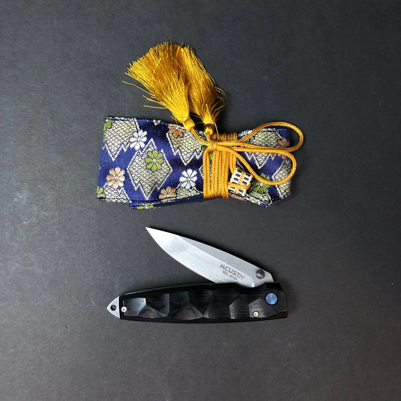 MCUSTA | Shinra Emotion | Tsuchi | Black Pakka
