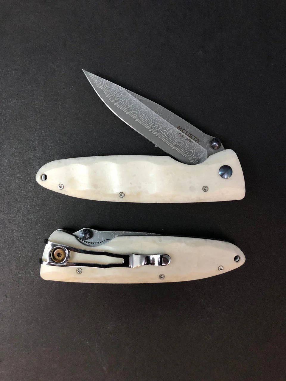 MCUSTA | Classic Wave | Damascus | Corian