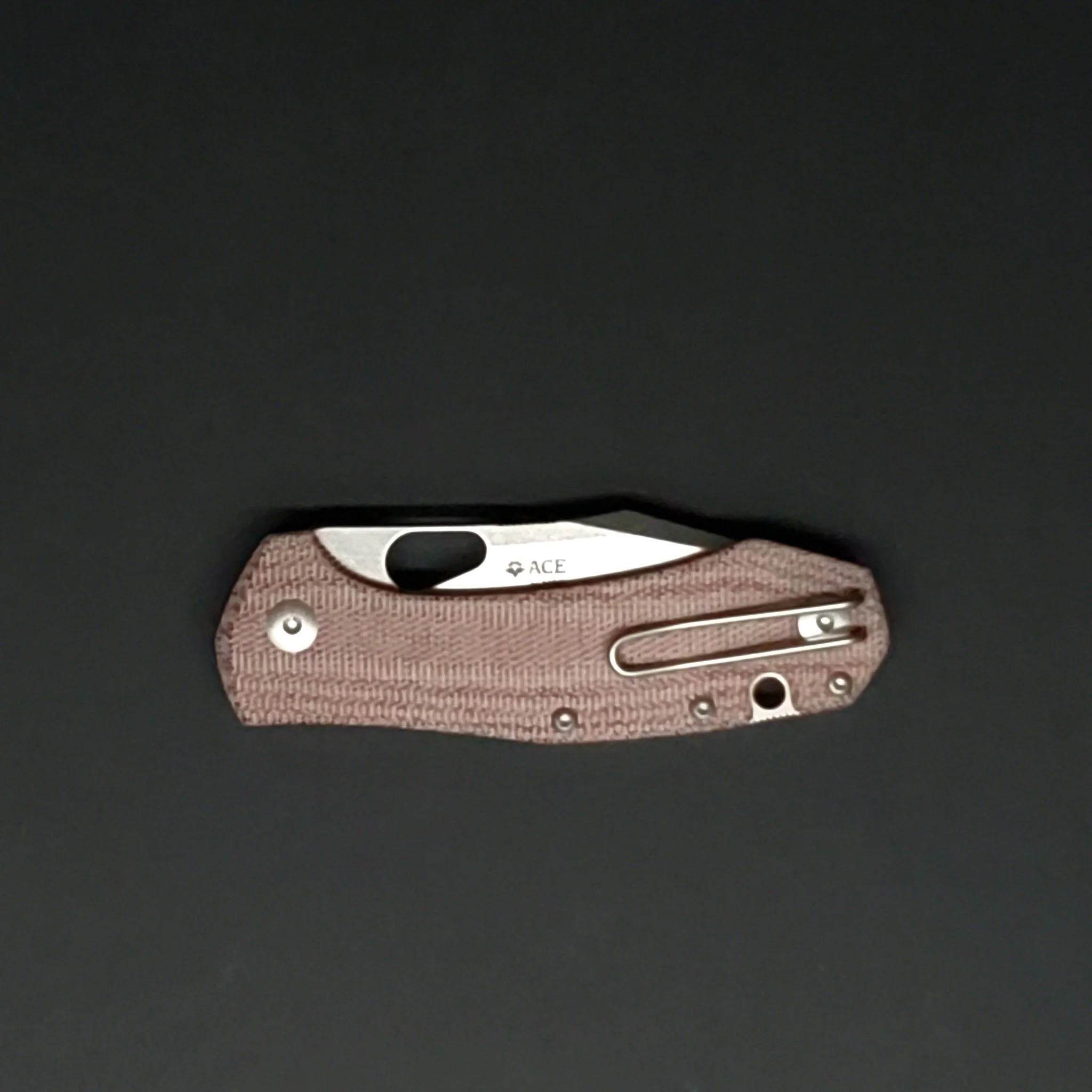GiantMouse | ACE Atelier | Red Canvas - Image 3